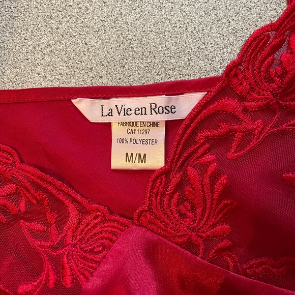 La Vie En Rose Red Satiny Negligée Gown Size Medium - Picture 7 of 11